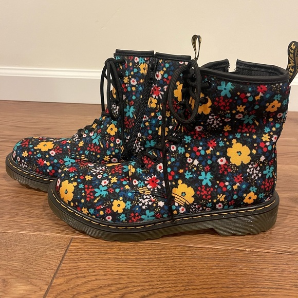 Dr Martens floral canvas high top lace ups - Picture 4 of 9